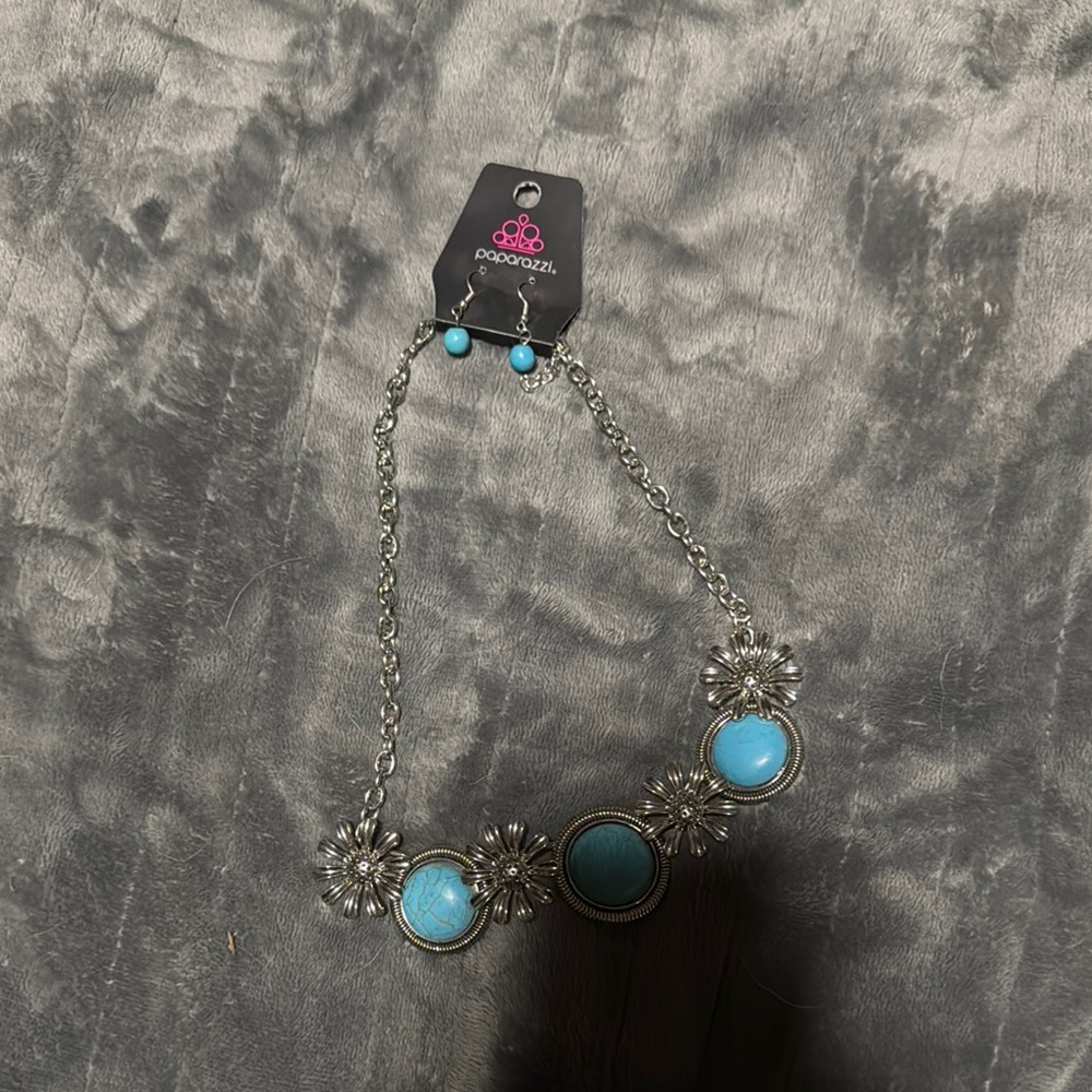 Paparazzi Silver and Blue Necklace Elegant Jewelry